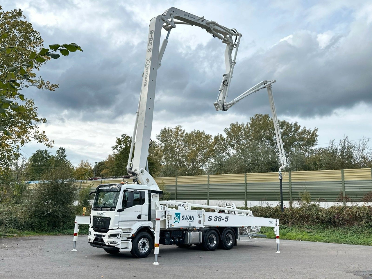 Concrete mixer truck MAN TGS 26.510 6x4 SWAN TSP 38-5 160RZ    ( 38m ): picture 10