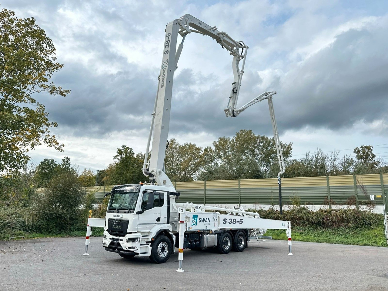 Concrete mixer truck MAN TGS 26.510 6x4 SWAN TSP 38-5 160RZ    ( 38m ): picture 9