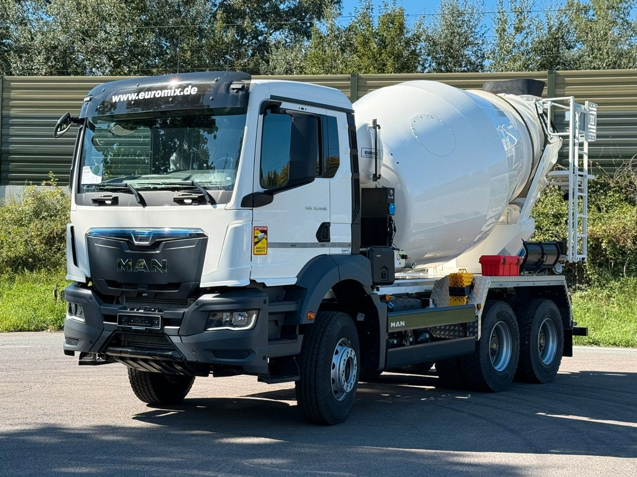 MAN TGS 33.440 / 6X4 Euro6e Euromix MTP EM 7 L - Concrete mixer truck: picture 2 MAN TGS 33.440 / 6X4 Euro6e Euromix MTP EM 7 L - Concrete mixer truck: picture 2