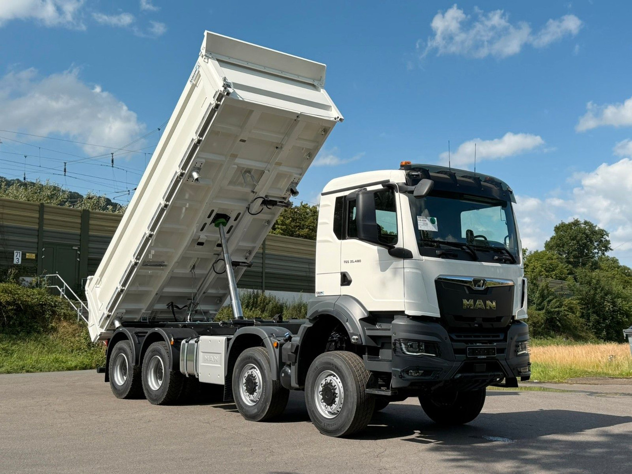 Leasing of  MAN TGS 35.480 8x8 EuromixMTP 3-Seiten-Kipper MAN TGS 35.480 8x8 EuromixMTP 3-Seiten-Kipper: picture 7