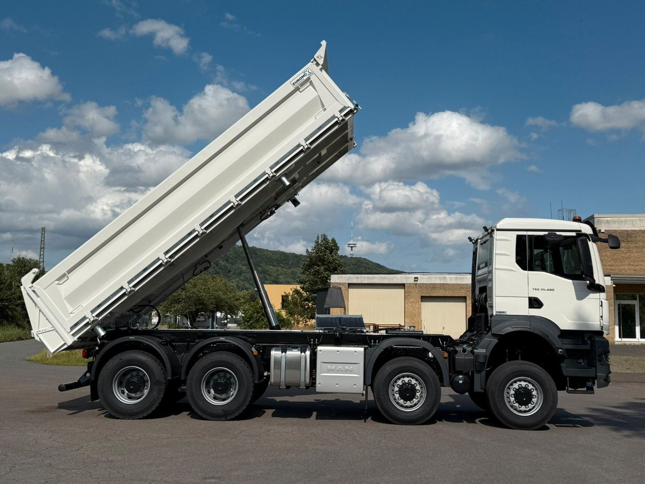 Leasing of  MAN TGS 35.480 8x8 EuromixMTP 3-Seiten-Kipper MAN TGS 35.480 8x8 EuromixMTP 3-Seiten-Kipper: picture 6