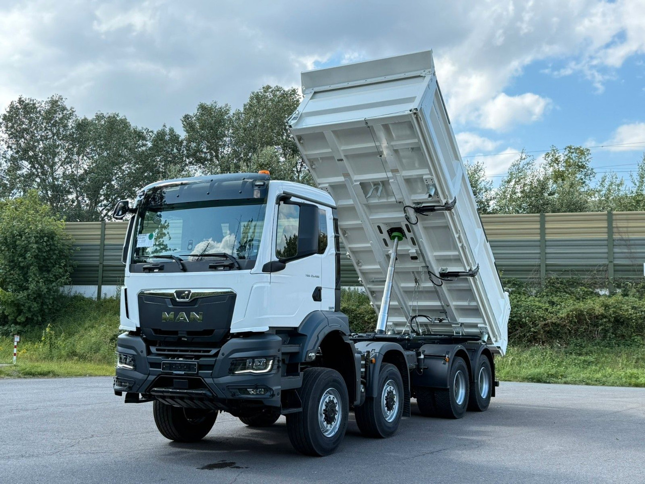 MAN TGS 35.480 8x8 EuromixMTP 3-Seiten-Kipper - Tipper: picture 2 MAN TGS 35.480 8x8 EuromixMTP 3-Seiten-Kipper - Tipper: picture 2