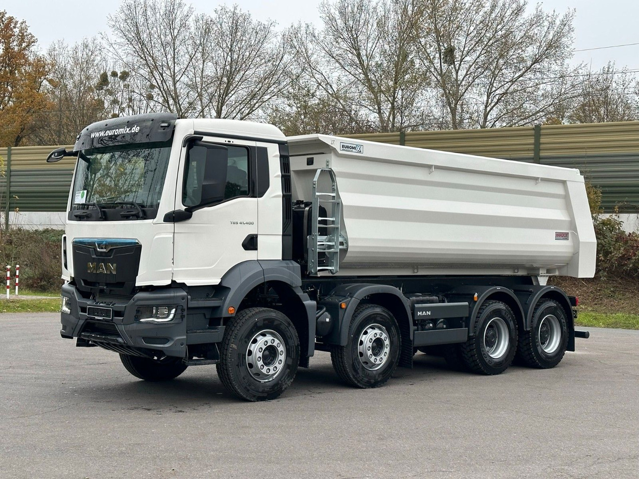 MAN TGS 41.400 8x4 / EUROMIX MTP 20m³/ EURO2 Kipper - Tipper: picture 1 MAN TGS 41.400 8x4 / EUROMIX MTP 20m³/ EURO2 Kipper - Tipper: picture 1