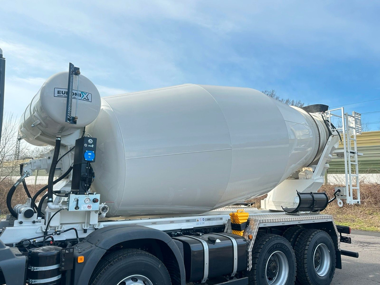 Concrete mixer truck MAN TGS 41.480 8x4 /Euro6e  Euromix EM 12 R: picture 10