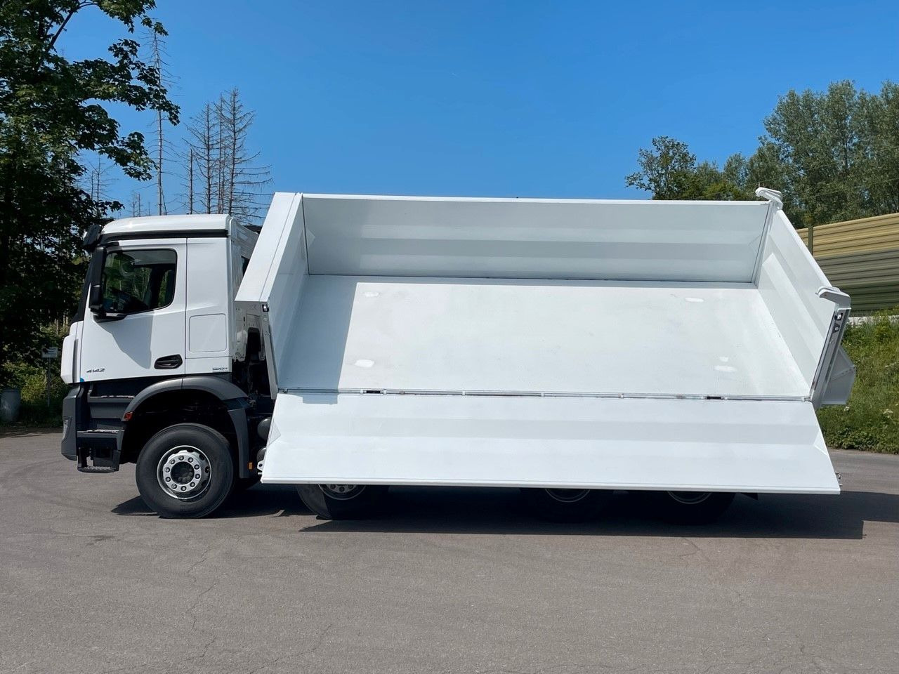 Tipper Mercedes-Benz 4145  8X4   Euromix EMT  3-Seiten-Kipper: picture 15