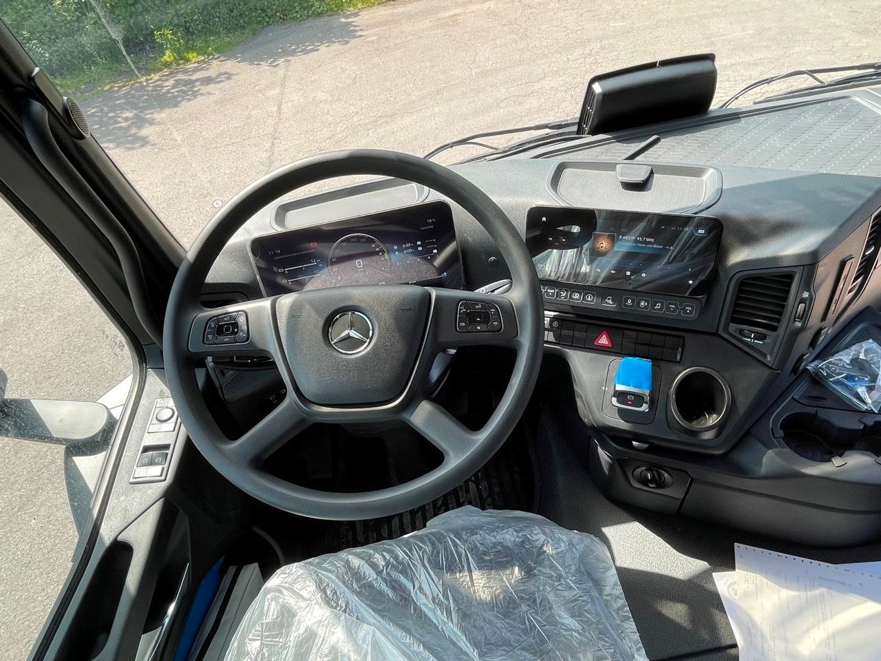 Tipper Mercedes-Benz 4145  8X4   Euromix EMT  3-Seiten-Kipper: picture 25