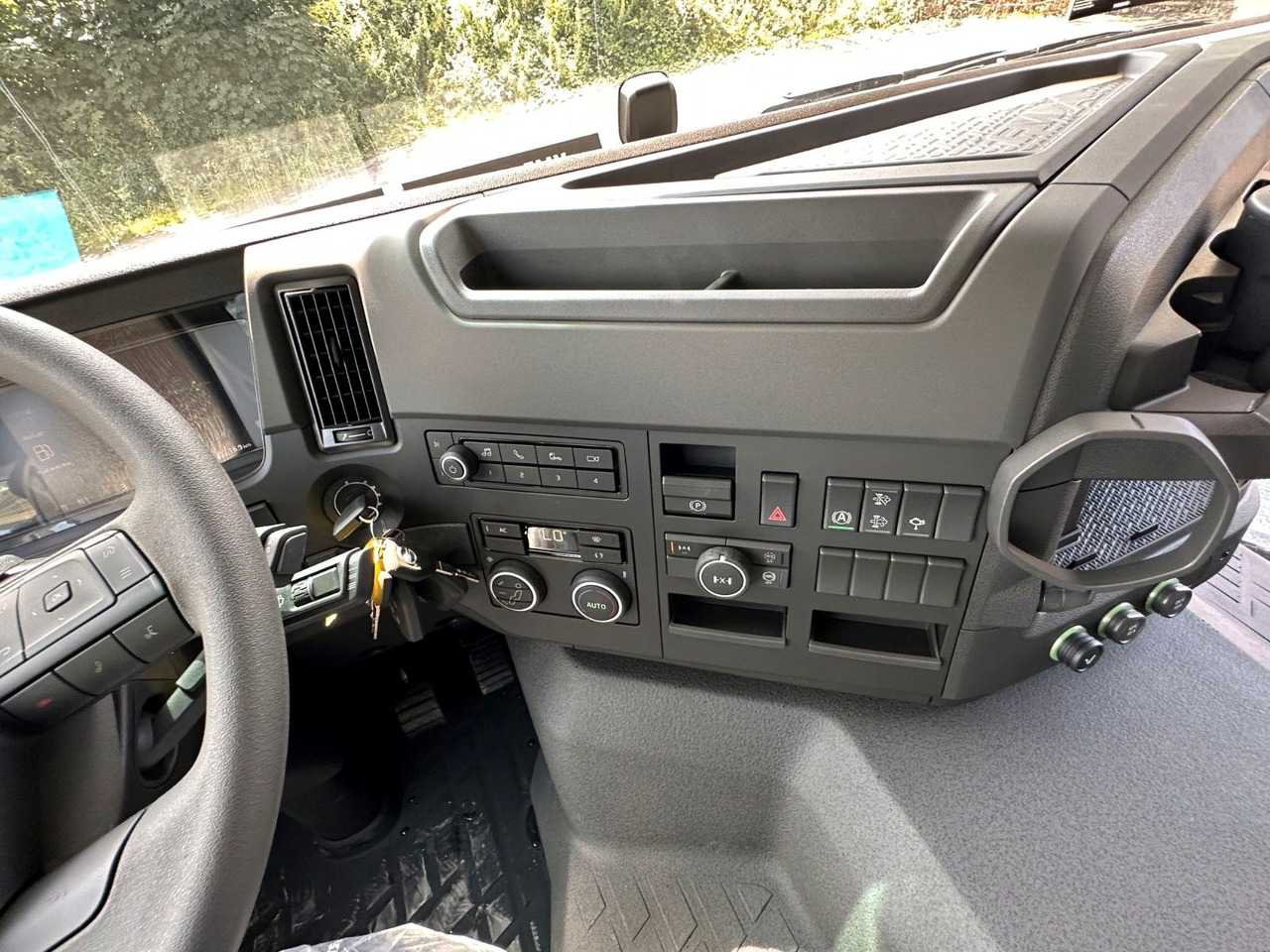 Leasing of  Volvo FMX 500 8X4 Retarder EuromixMTP EM 10 L Volvo FMX 500 8X4 Retarder EuromixMTP EM 10 L: picture 13