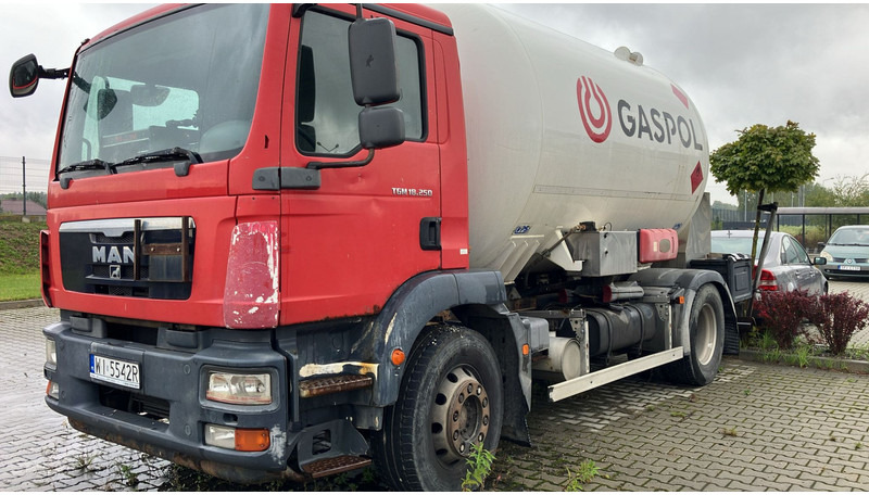 MAN TGM 18.250 4x2 15412 Liter Gas tank truck ID 2.170 - Tank truck: picture 1 MAN TGM 18.250 4x2 15412 Liter Gas tank truck ID 2.170 - Tank truck: picture 1