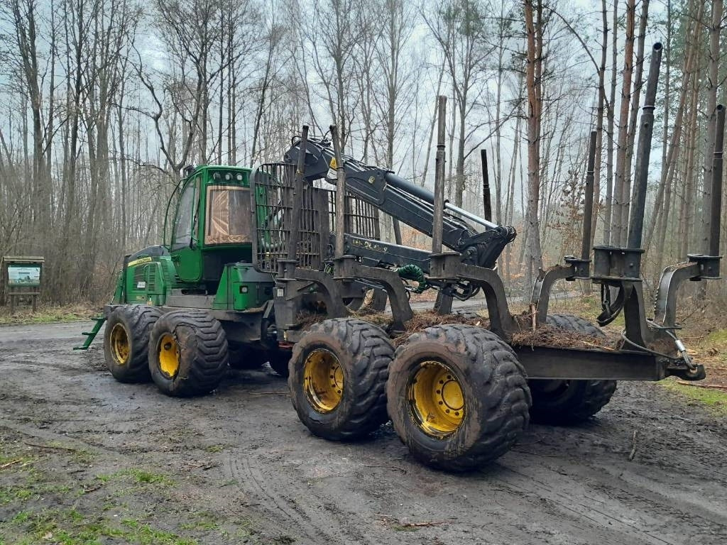 John Deere 1110 E - Forwarder: picture 5 John Deere 1110 E - Forwarder: picture 5