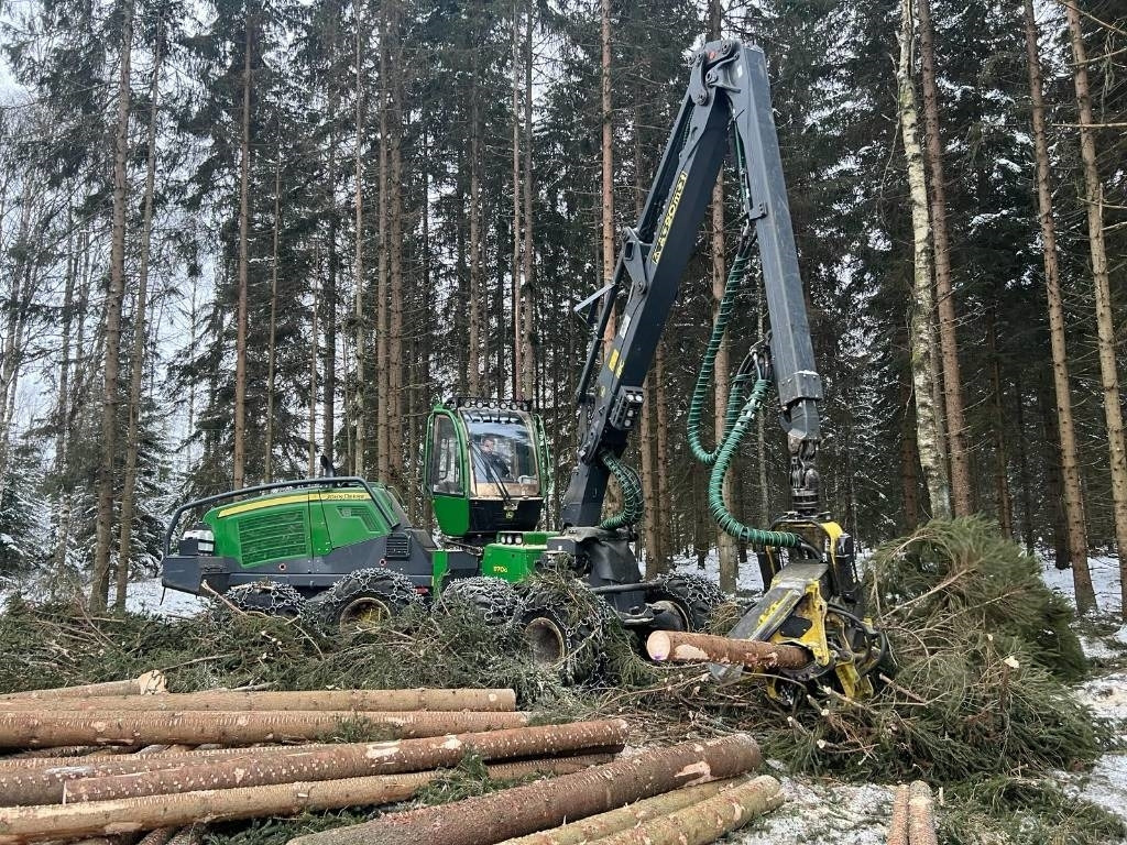 Forestry harvester John Deere 1170G: picture 17 Forestry harvester John Deere 1170G: picture 17