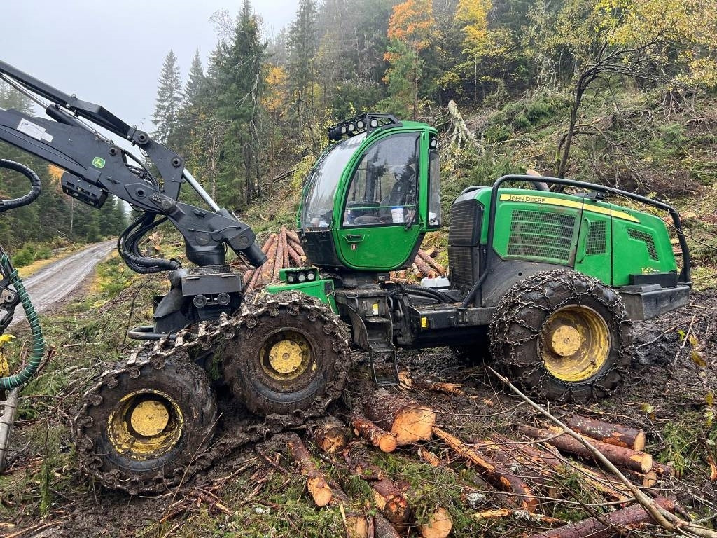 John Deere 1270 E - Forestry harvester: picture 4 John Deere 1270 E - Forestry harvester: picture 4