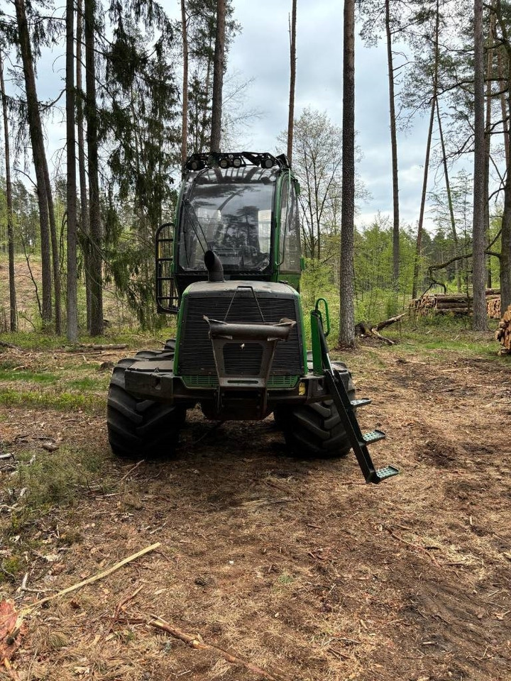 John Deere 810 E - Forwarder: picture 3 John Deere 810 E - Forwarder: picture 3