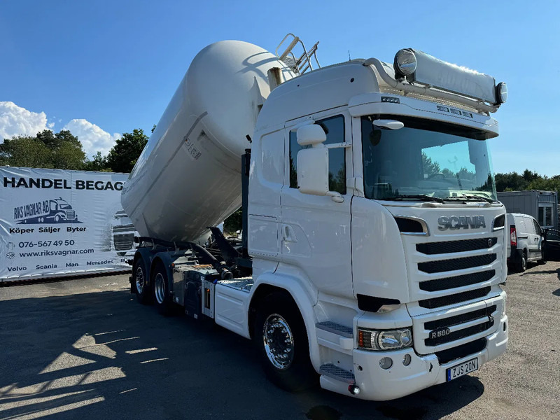Scania R580 V8 6x2, Retarder, Compressor, Silo / Bulk, 2015 - Tank truck: picture 1 Scania R580 V8 6x2, Retarder, Compressor, Silo / Bulk, 2015 - Tank truck: picture 1