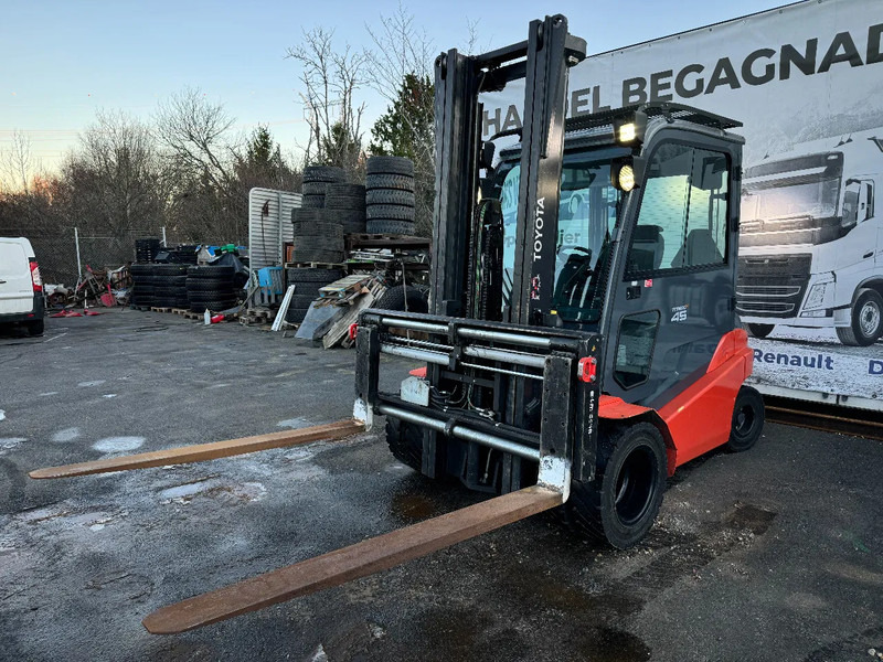 Toyota 8FBMT45 Electric, 3.600h, 2015 - Electric forklift: picture 3 Toyota 8FBMT45 Electric, 3.600h, 2015 - Electric forklift: picture 3