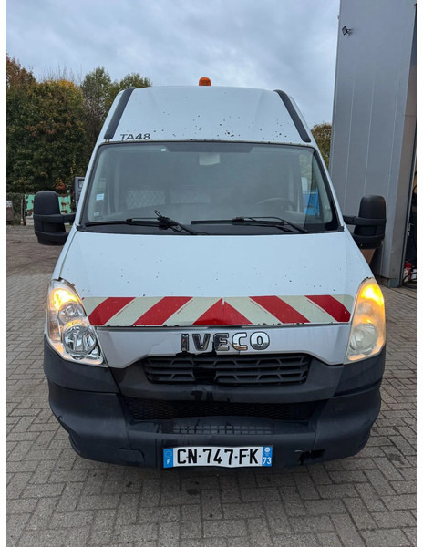 Iveco Daily **35C15-EURO 5-MOTOR 3.0** - Panel van: picture 3 Iveco Daily **35C15-EURO 5-MOTOR 3.0** - Panel van: picture 3