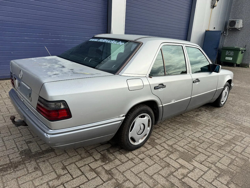 Mercedes-Benz 200-serie **W124-BELGIAN CAR** - Sedan: picture 4 Mercedes-Benz 200-serie **W124-BELGIAN CAR** - Sedan: picture 4