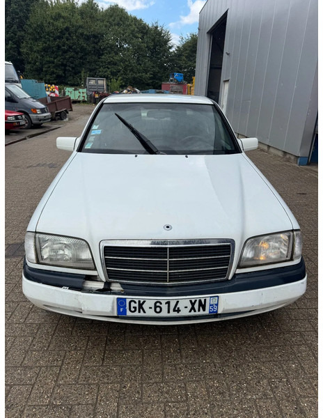 Mercedes-Benz C-Klasse **C250DIESEL** - Sedan: picture 2 Mercedes-Benz C-Klasse **C250DIESEL** - Sedan: picture 2