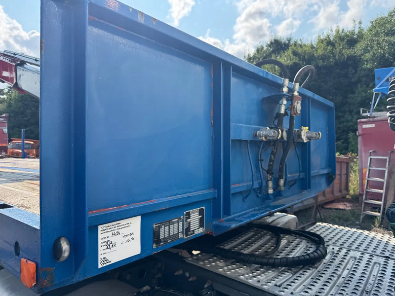 Renders **CRANE PALFINGER PK4500A-STEERING AXXLE** - Dropside/ Flatbed semi-trailer: picture 4 Renders **CRANE PALFINGER PK4500A-STEERING AXXLE** - Dropside/ Flatbed semi-trailer: picture 4