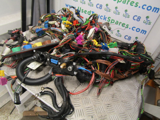 IVECO STRALIS COPLETE CAB WIRING HARNESS - Electrical system for Truck: picture 4 IVECO STRALIS COPLETE CAB WIRING HARNESS - Electrical system for Truck: picture 4