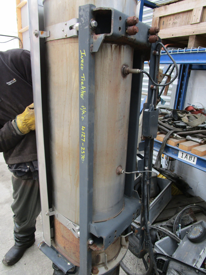 IVECO TREKKER CURSOR DPF / EXHAUST PART NO 4127-2370 - Exhaust system for Truck: picture 2 IVECO TREKKER CURSOR DPF / EXHAUST PART NO 4127-2370 - Exhaust system for Truck: picture 2