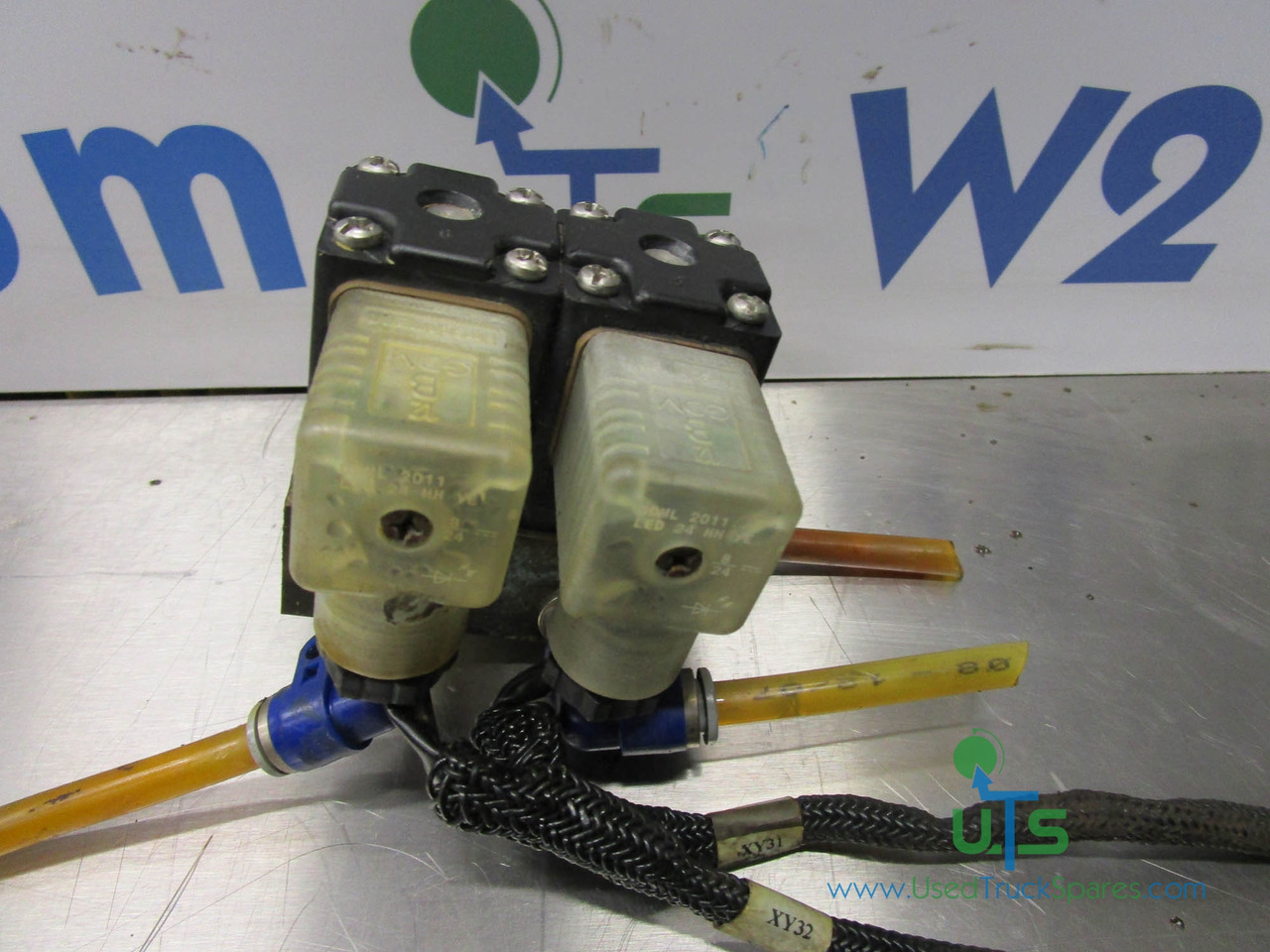 SCHMIDT SWINGO 200 SOLENOID VALVE BLOCK ‘BUSCHJOST’ 8498981 - Brake valve for Municipal/ Special vehicle: picture 1 SCHMIDT SWINGO 200 SOLENOID VALVE BLOCK ‘BUSCHJOST’ 8498981 - Brake valve for Municipal/ Special vehicle: picture 1