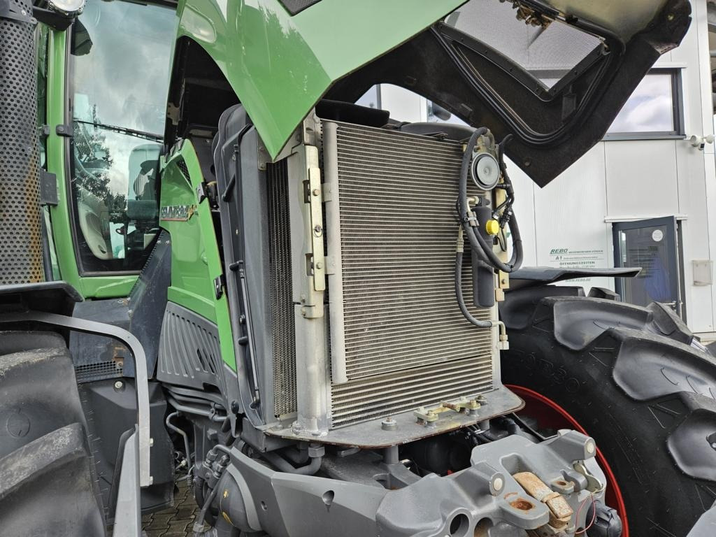 Fendt 824 Vario ProfiPlus - Farm tractor: picture 3 Fendt 824 Vario ProfiPlus - Farm tractor: picture 3