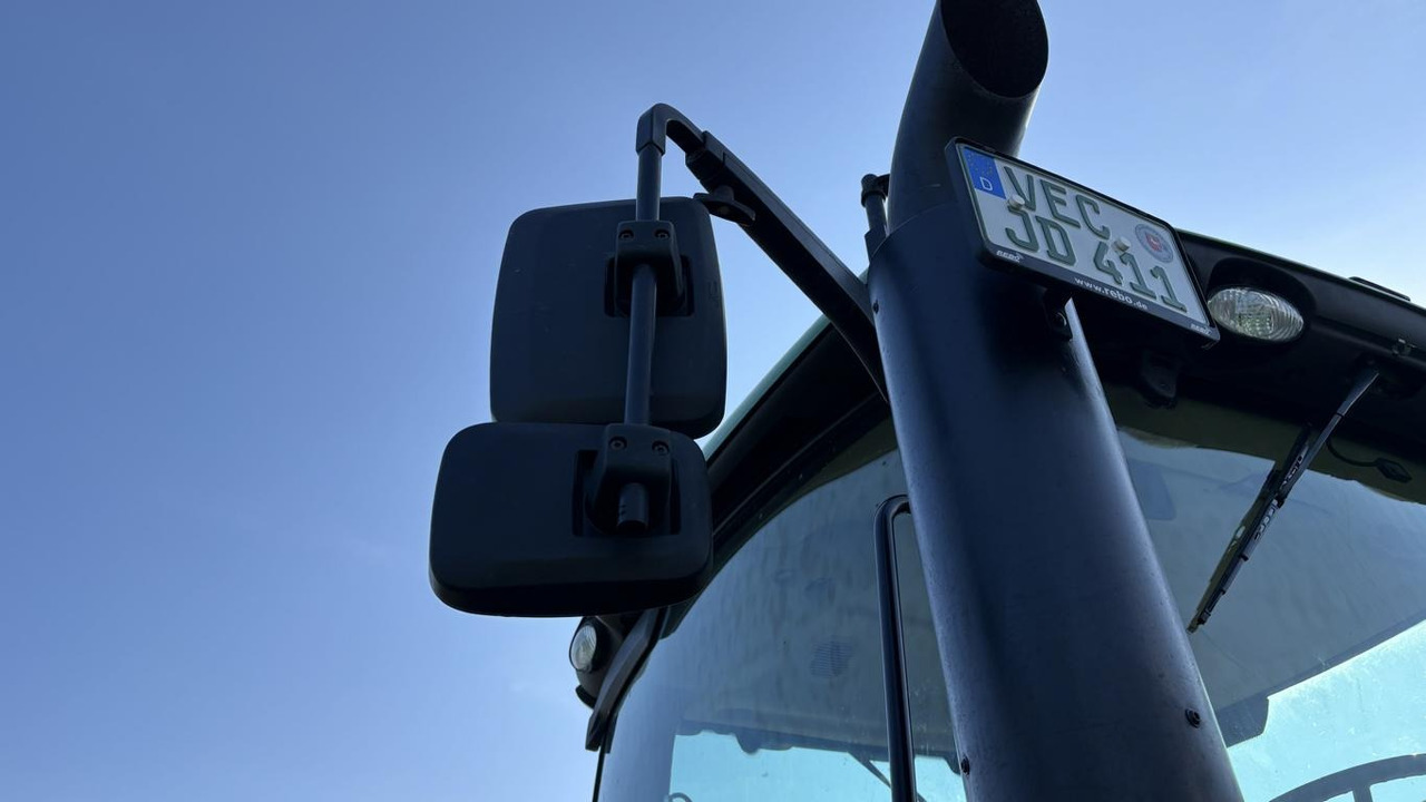 John Deere 6195R - Farm tractor: picture 2 John Deere 6195R - Farm tractor: picture 2