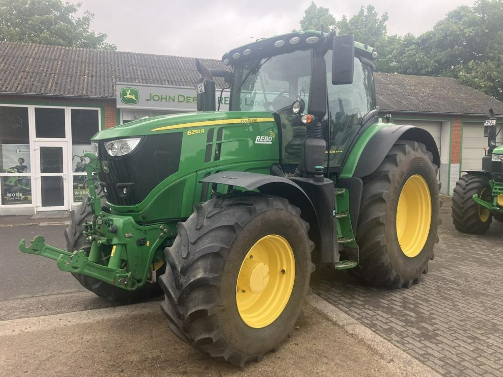 John Deere 6250 R Ultimate - Farm tractor: picture 1 John Deere 6250 R Ultimate - Farm tractor: picture 1