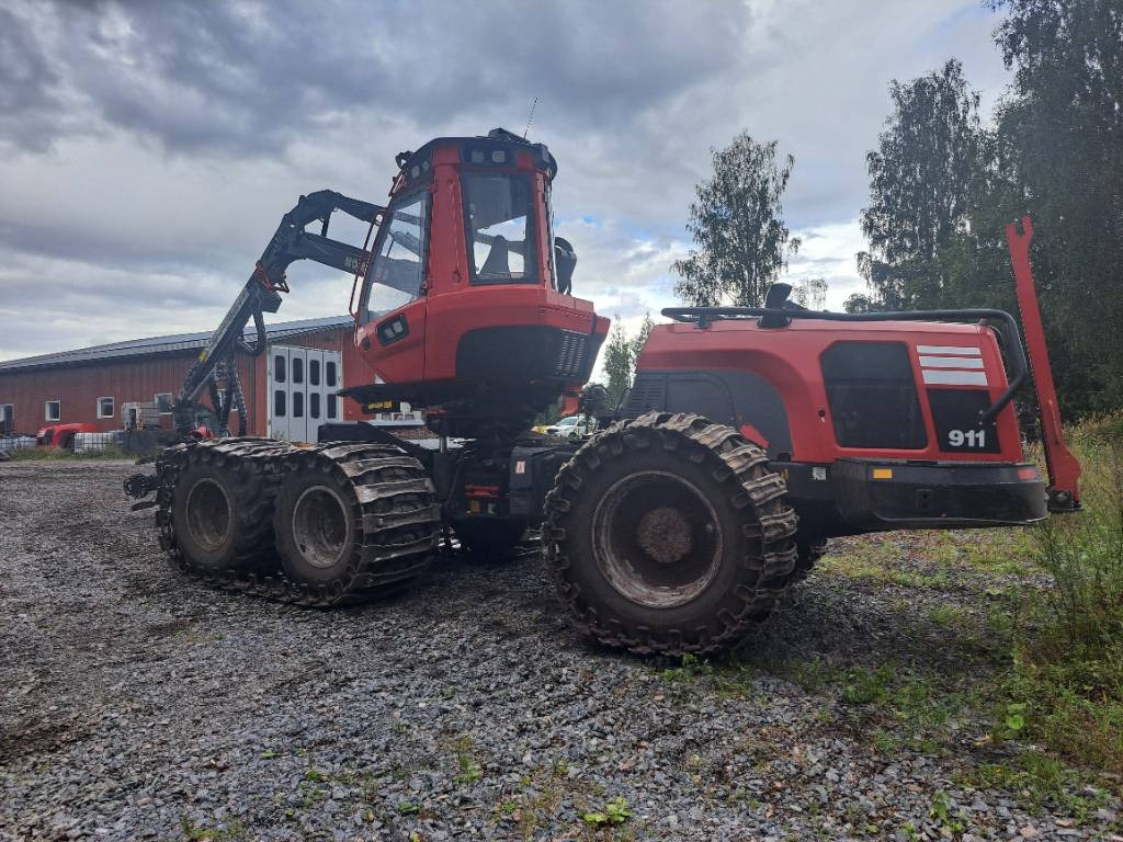 Komatsu 911  - Forestry harvester: picture 1 Komatsu 911  - Forestry harvester: picture 1