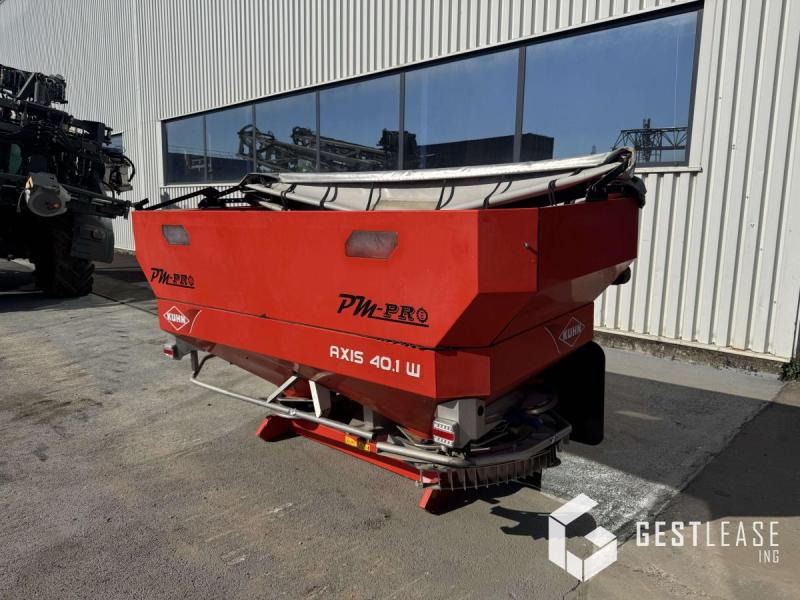 Kuhn AXIS 40.1 W - Fertilizer spreader: picture 2 Kuhn AXIS 40.1 W - Fertilizer spreader: picture 2