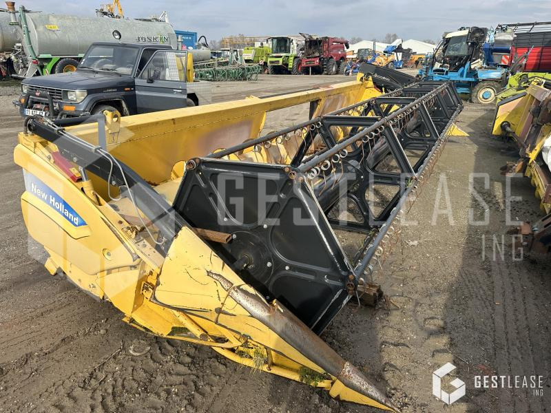 New Holland 24 - Grain header: picture 4 New Holland 24 - Grain header: picture 4