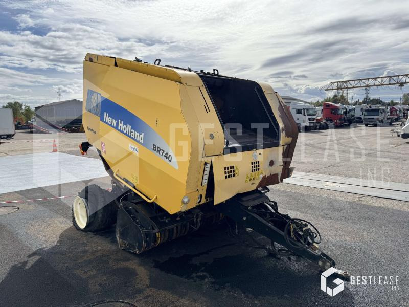 New Holland BR740 - Round baler: picture 4 New Holland BR740 - Round baler: picture 4