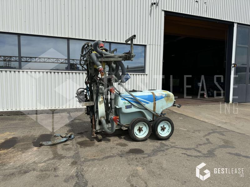 PULVERISATION T1000 - Trailed sprayer: picture 1 PULVERISATION T1000 - Trailed sprayer: picture 1