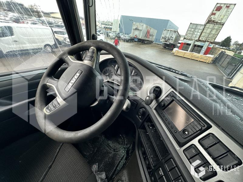 Interior photo 1: Tractor unit DAF XF510 FT