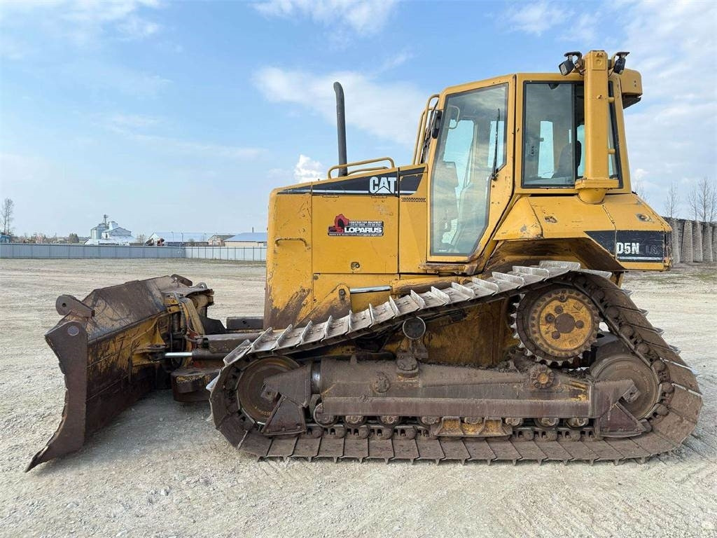 CAT D5N LGP  - Bulldozer: picture 3 CAT D5N LGP  - Bulldozer: picture 3