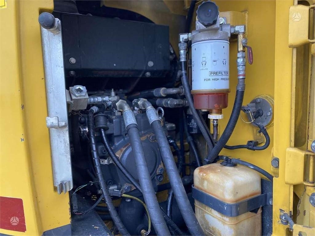 Crawler excavator Komatsu 138 US-8 BOGMASTER: picture 21