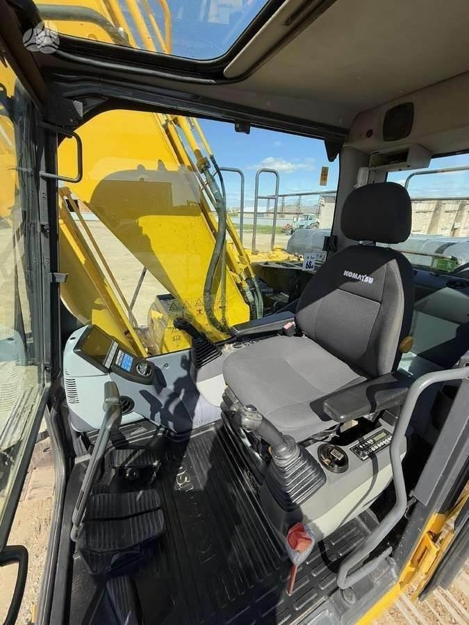 Crawler excavator Komatsu PC 190 LC-8: picture 23