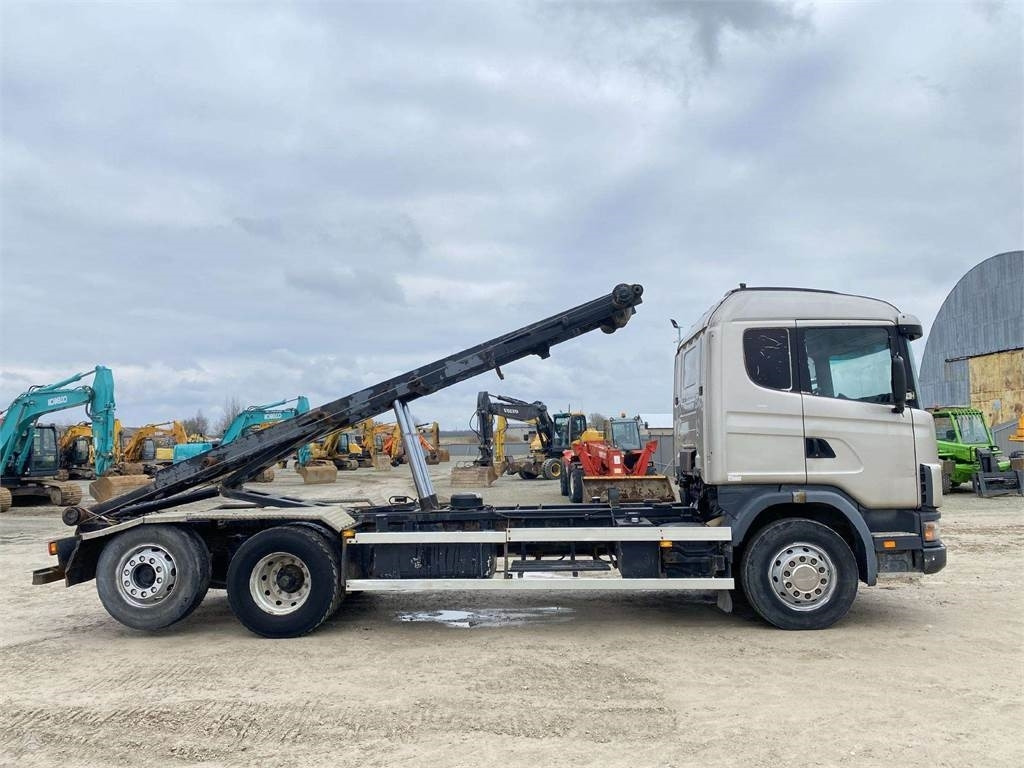 Scania 124 G 400 , manual pump - Hook lift truck: picture 2 Scania 124 G 400 , manual pump - Hook lift truck: picture 2