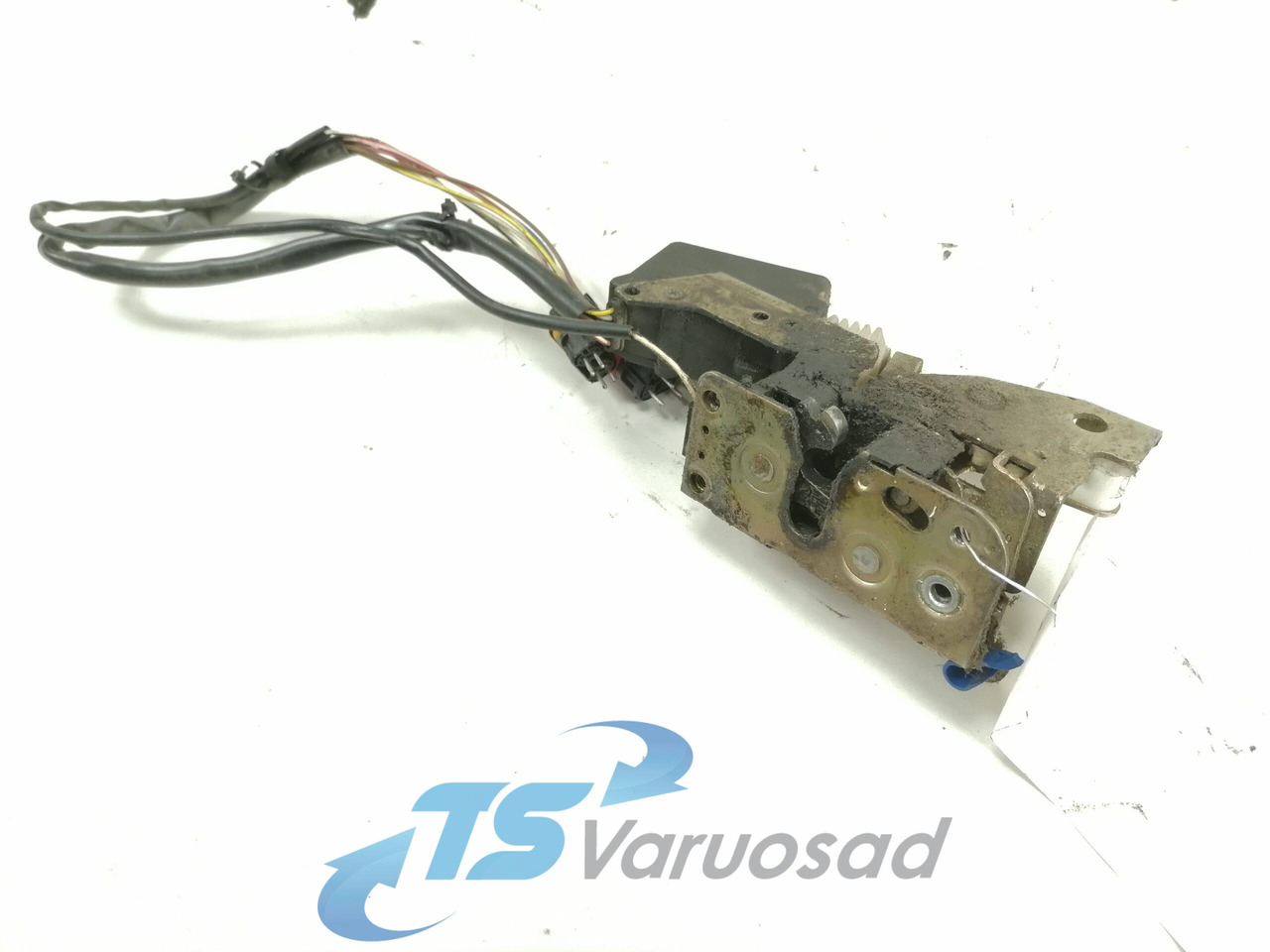MAN Door lock 81626806122 - Door and parts for Truck: picture 1 MAN Door lock 81626806122 - Door and parts for Truck: picture 1