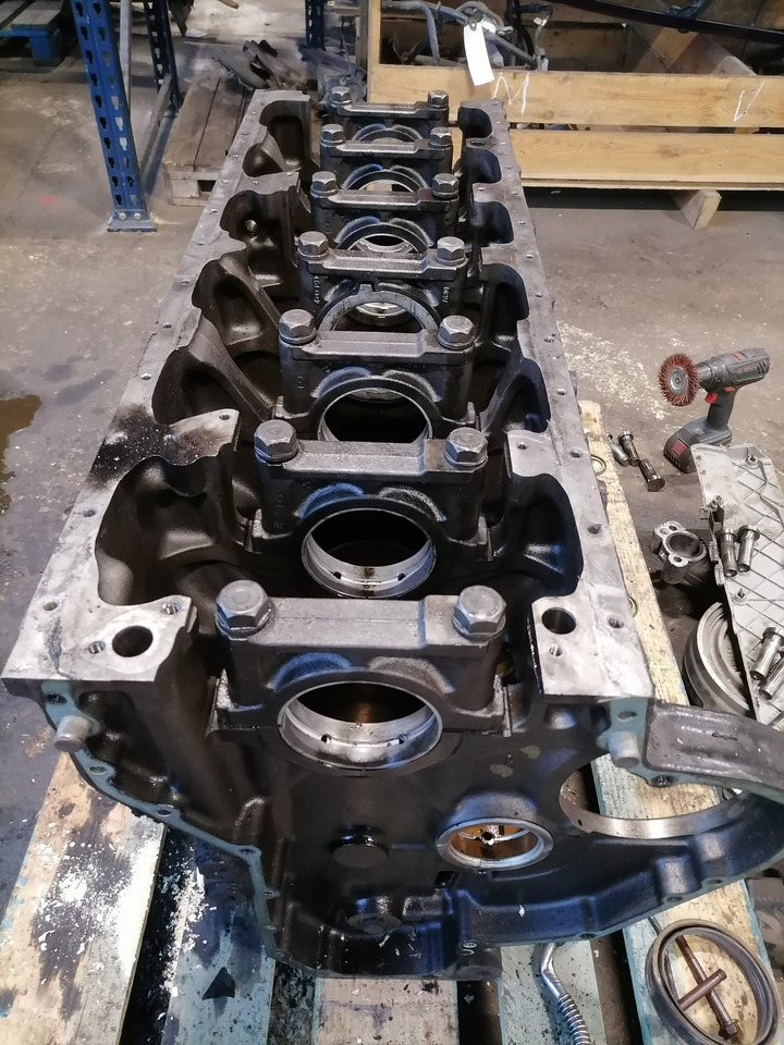 Engine and parts for Truck MAN Mootoriplokk MAN D2876 51011013340: picture 9 Engine and parts for Truck MAN Mootoriplokk MAN D2876 51011013340: picture 9