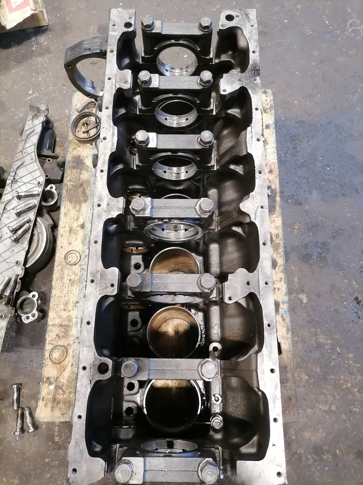 MAN Mootoriplokk MAN D2876 51011013340 - Engine and parts for Truck: picture 4 MAN Mootoriplokk MAN D2876 51011013340 - Engine and parts for Truck: picture 4