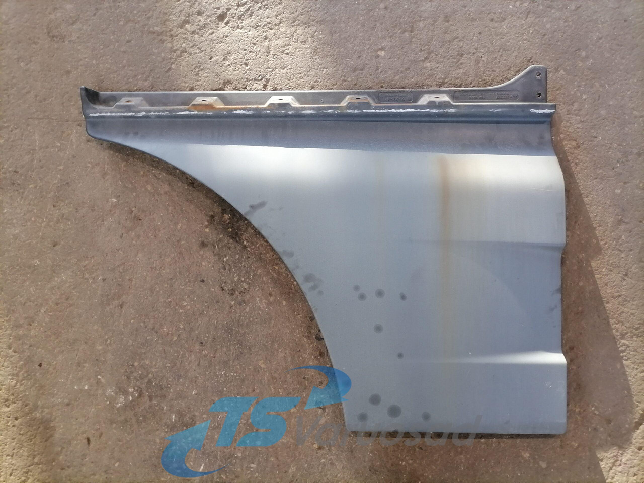 MAN Ukse pikendus, parem 81626100018 - Door and parts for Truck: picture 1 MAN Ukse pikendus, parem 81626100018 - Door and parts for Truck: picture 1