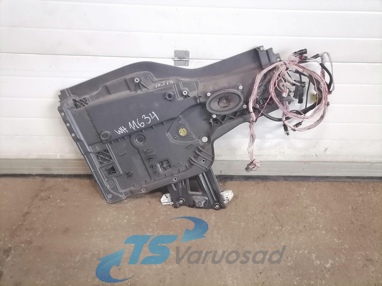 MAN window mechanism 81626456039 - Door and parts for Truck: picture 1 MAN window mechanism 81626456039 - Door and parts for Truck: picture 1