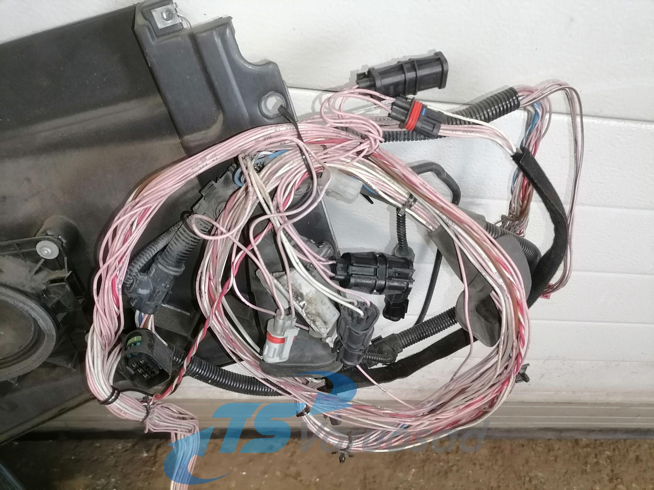 MAN window mechanism 81626456039 - Door and parts for Truck: picture 4 MAN window mechanism 81626456039 - Door and parts for Truck: picture 4