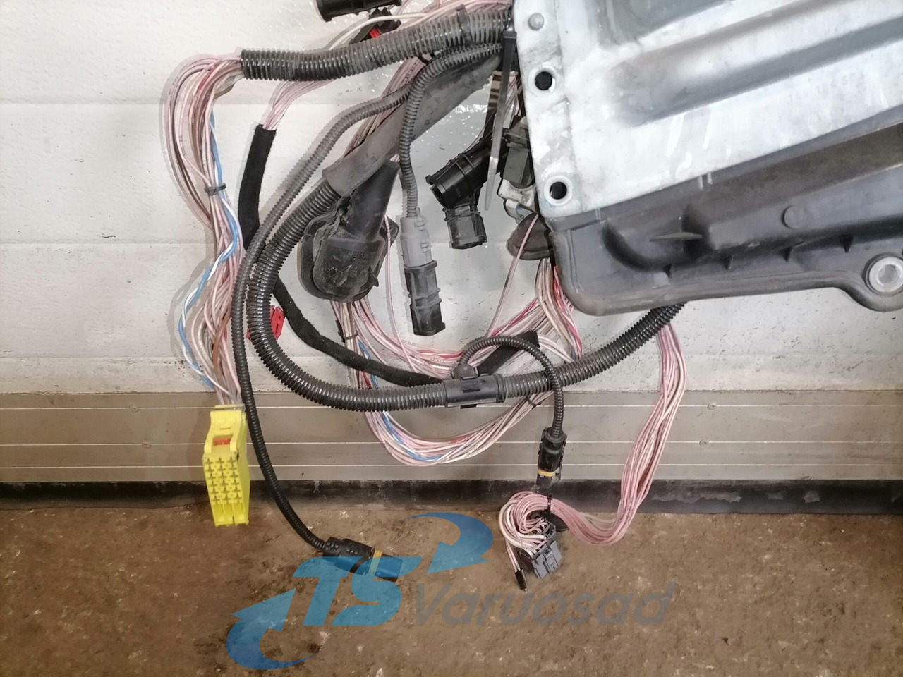 MAN window mechanism 81626456039 - Door and parts for Truck: picture 2 MAN window mechanism 81626456039 - Door and parts for Truck: picture 2