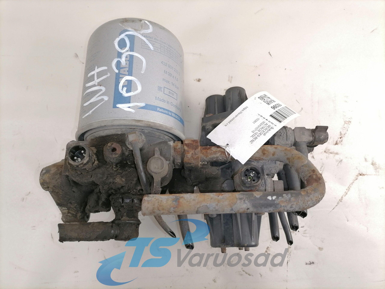 Mercedes-Benz Air dryer 0024310715 - Brake valve for Truck: picture 3 Mercedes-Benz Air dryer 0024310715 - Brake valve for Truck: picture 3