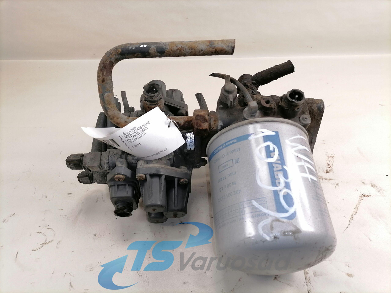 Mercedes-Benz Air dryer 0024310715 - Brake valve for Truck: picture 2 Mercedes-Benz Air dryer 0024310715 - Brake valve for Truck: picture 2