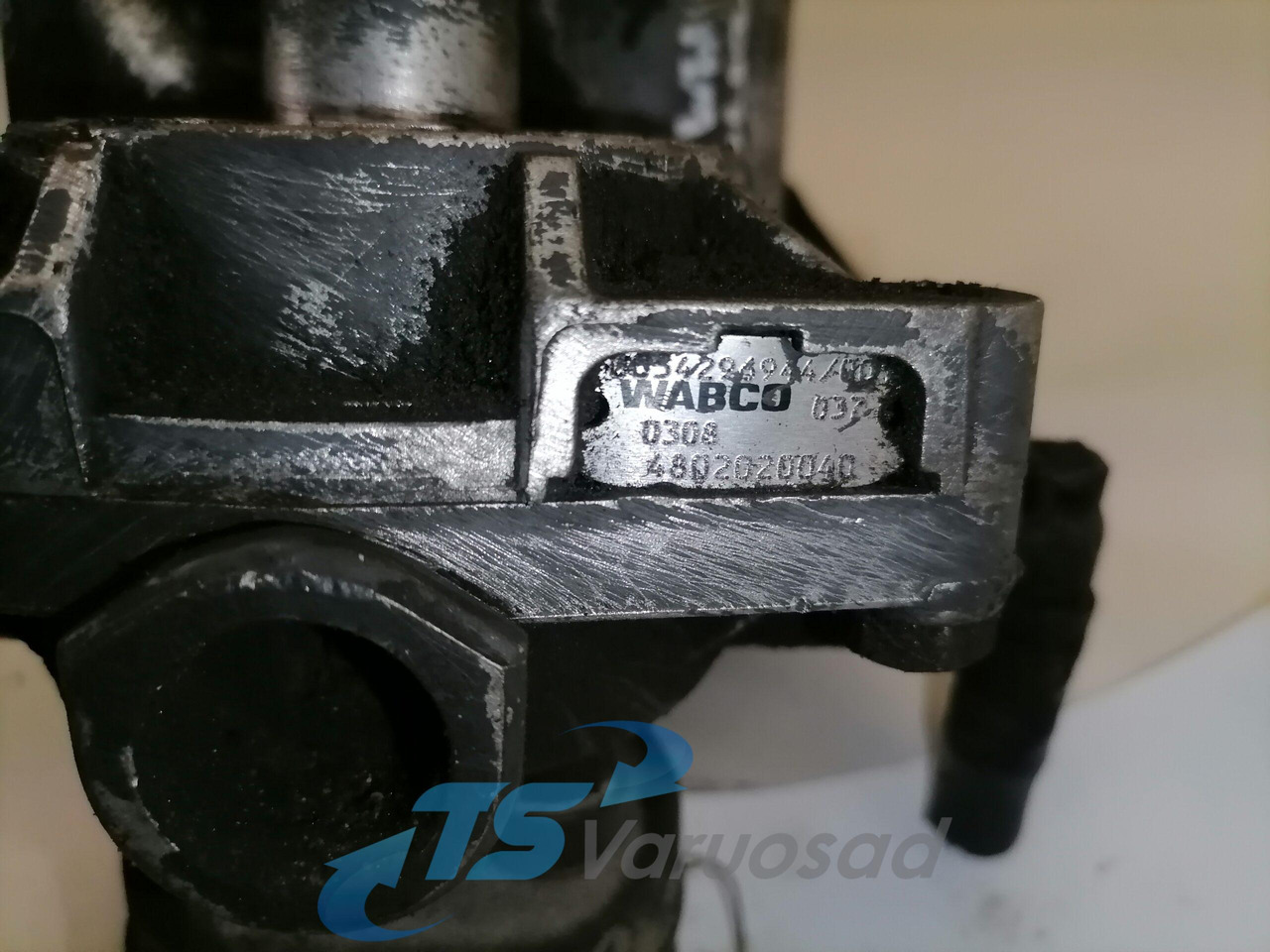 Mercedes-Benz Air pressure control valve 4802020040 - Brake valve for Truck: picture 4 Mercedes-Benz Air pressure control valve 4802020040 - Brake valve for Truck: picture 4