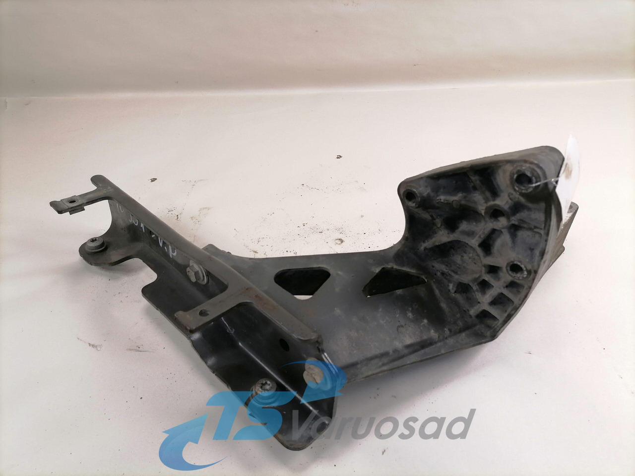 Mercedes-Benz Bummmmper bracket A9436660178 - Bumper for Truck: picture 4 Mercedes-Benz Bummmmper bracket A9436660178 - Bumper for Truck: picture 4