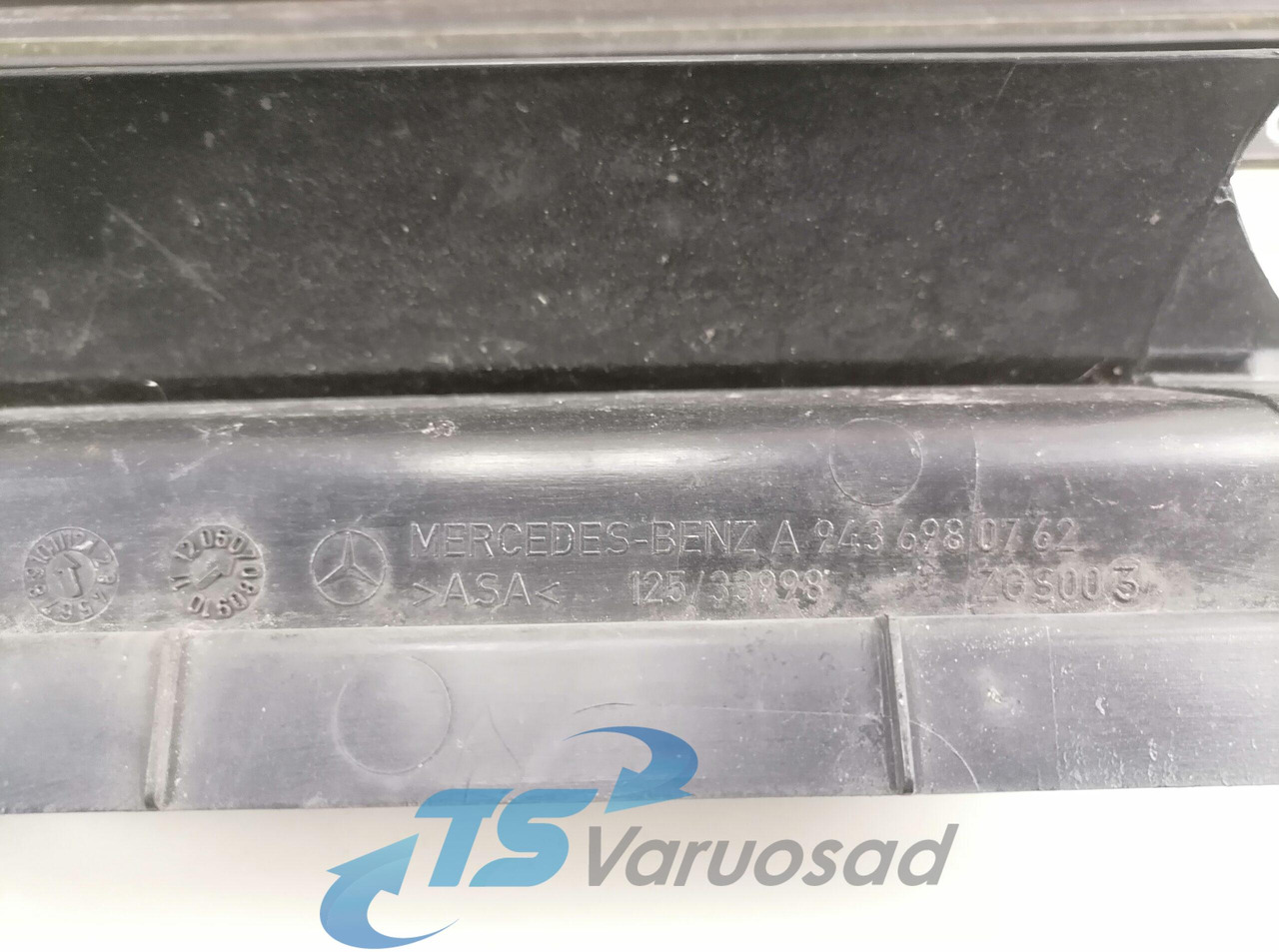 Mercedes-Benz Kabiini plastik A9436980362 - Universal part for Truck: picture 4 Mercedes-Benz Kabiini plastik A9436980362 - Universal part for Truck: picture 4